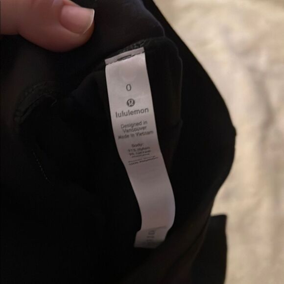 Lululemon Black ready to rule Joggers - Picture 3 of 4